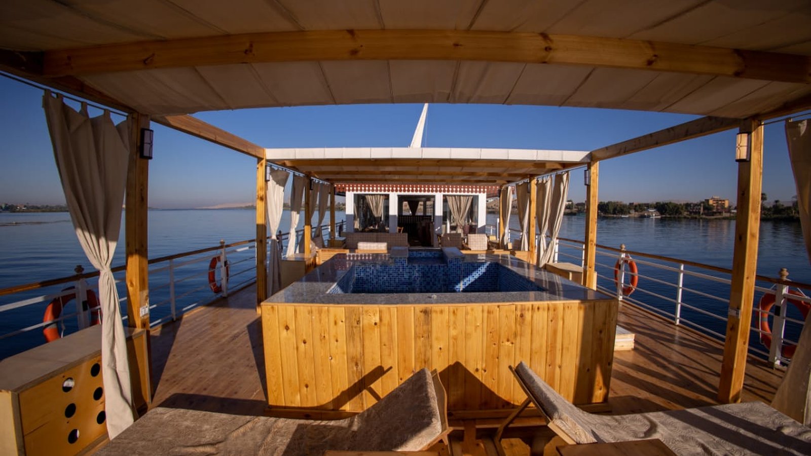 Sultana Cruise