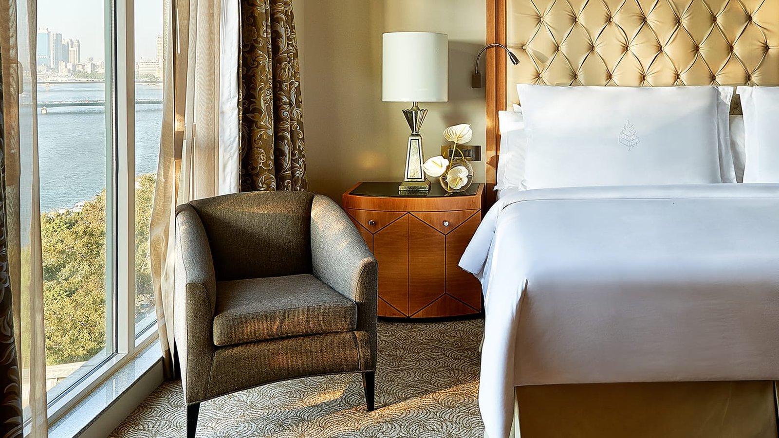 Four Seasons Cairo at Nile Plaza