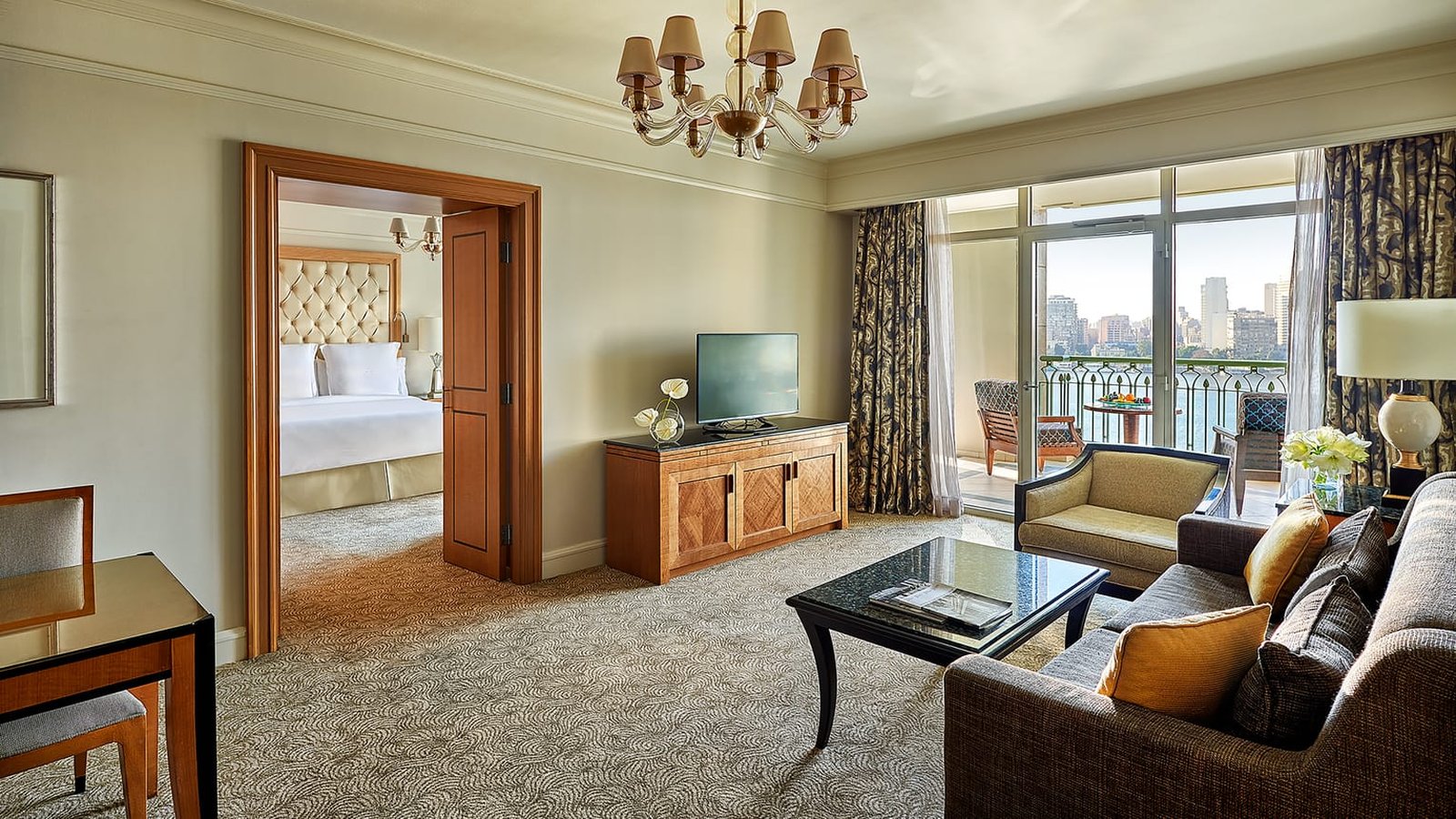 Four Seasons Cairo at Nile Plaza
