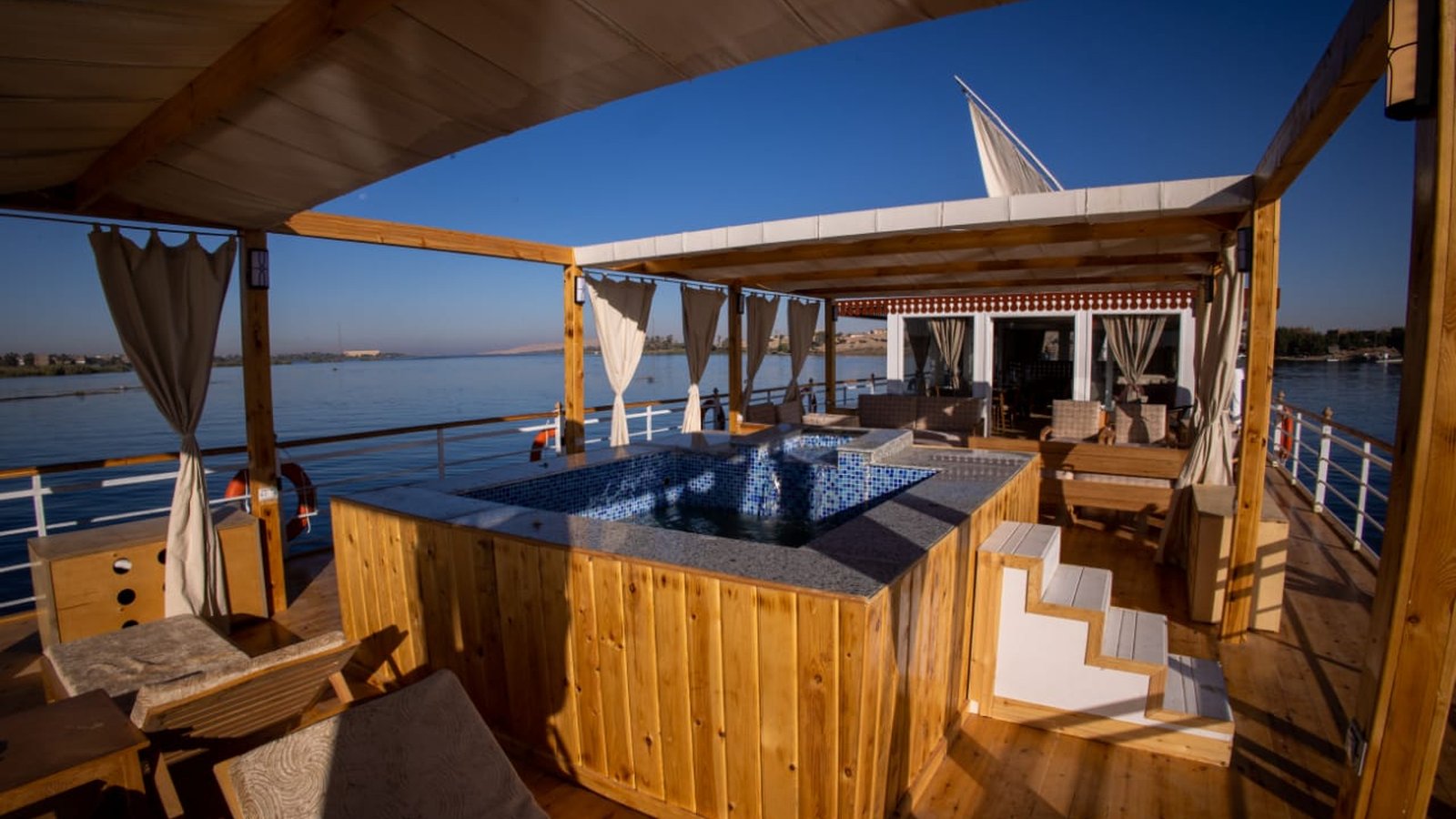 Sultana Cruise